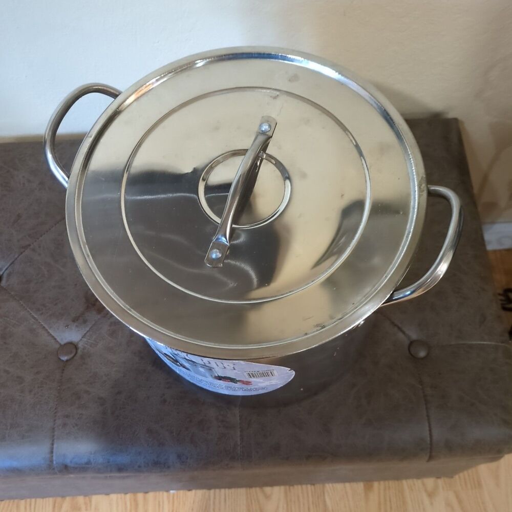 16 QUART STAINLESS STEEL LIDDED STOCKPOT. FREE Smaller One. - Picture 8 of 14